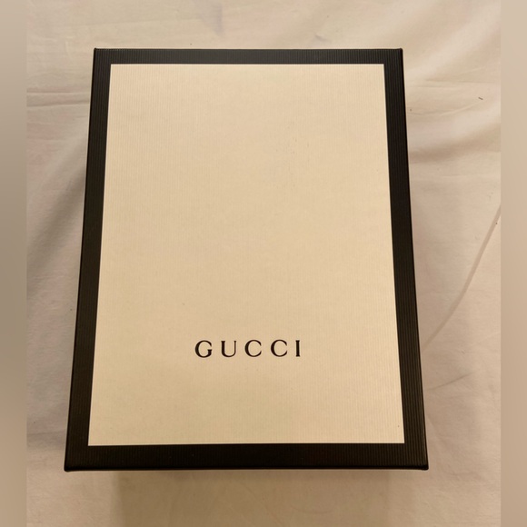 Gucci‎ Gift Box - Picture 1 of 9